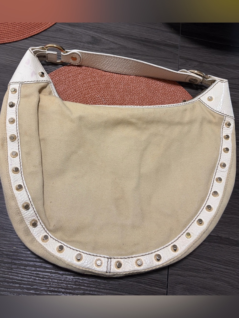 Vintage Fendi
Vintage Zucchino Hobo